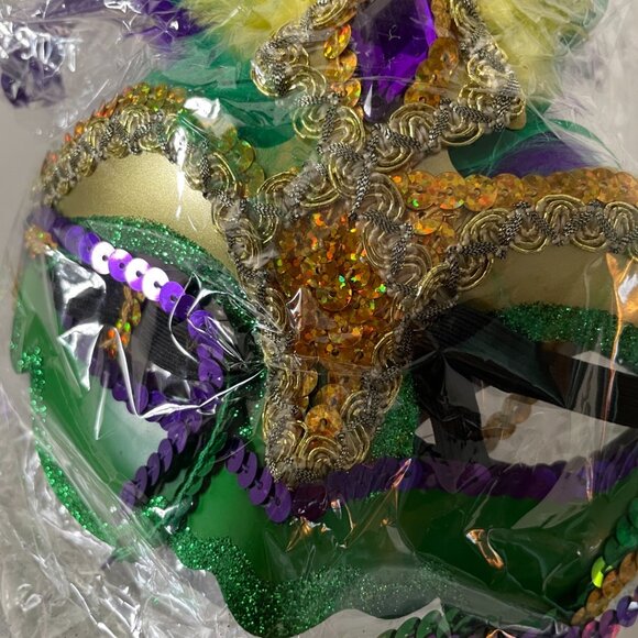 2 Mardi Gras Feather Masquerade Masks - Picture 2 of 8